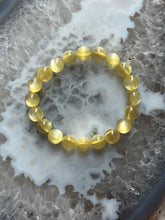 Load image into Gallery viewer, Gold Mica High Grade 9mm Bracelet