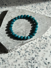 Load image into Gallery viewer, High Grade Apatite 6-8mm Bracelet
