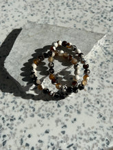 Load image into Gallery viewer, Orca Agate 8mm Bracelet
